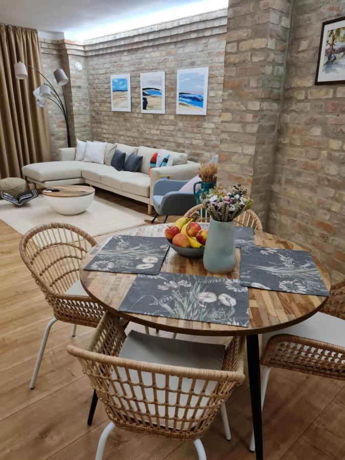 Art Gallery Apartment Nove Zamky Ngoại thất bức ảnh